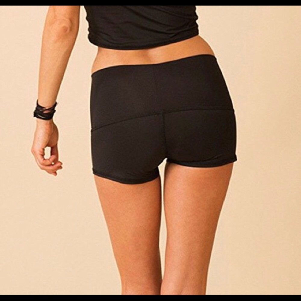 Teeki Sun Short Black